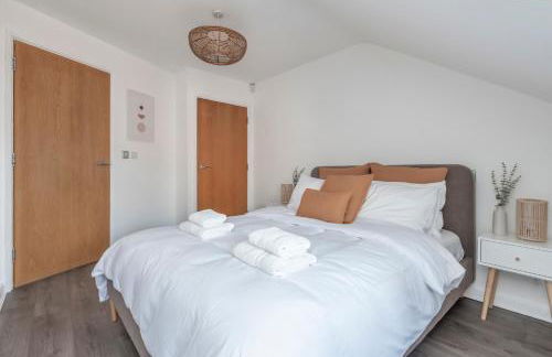 The Loft - Spacious Luxury 2 bed 2 bath with FREE Secure Parking and tube close by - Photo 16