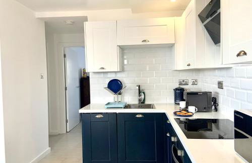 Award Winner of 2026 &2025 traveller & Best guest rated apartment, two bedroom, #1 Leeds city centres most central location, Great 180 degree views,balcony , PARKING onsite, Netflix & WiFi - Foto 20