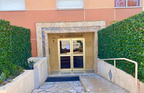 Sea View Apartment - Private Parking, Swimming Pool, Air Conditioning - Foto 19