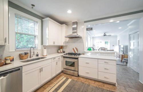 Elizabeth Bungalow, Fenced Yard, Fireplaces, Grill - Foto 35