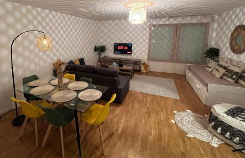 PARIS-MONTROUGE Magnifique appartement 3 pièces de 75m2 avec PARKING - très cosy pour 1 - 8 personnes refait à NEUF -ENTIRE APARTMENT LUXURIOUS AND WARM -Montrouge Paris 14ème - Proche Aéroport Orly Parc Expositions Porte de Versailles FREE WIFI GRATUIT - Foto 7