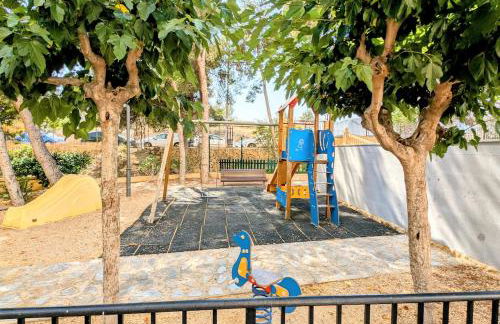 Apartamento con piscina de verano e invierno - Photo 26