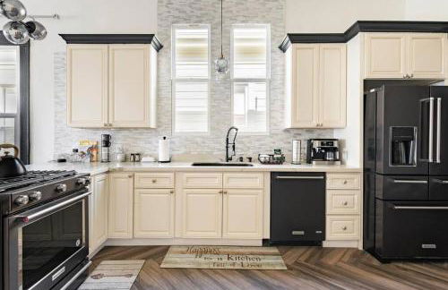 The Black and White House - Foto 40