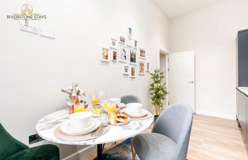 Long Stay Offers, Modern Amenities, Fully Equipped, All Bills Included, Perfect Location, King Size Bed, Fast Wifi - Foto 48