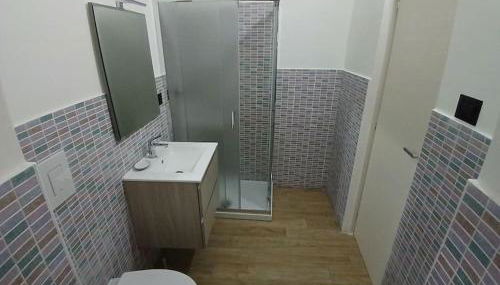 AB House Caserta - Reggia di Caserta e Stazione Fs a cinque minuti in auto - Foto 4, Shower