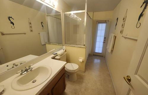 Lake View Pool Home near Disney and Shoppings - Foto 17