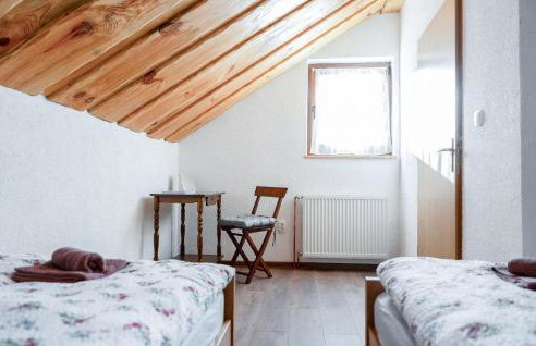 3 Bedroom Awesome Home In Gospic - Foto 16