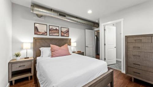 Mid-century home in Zilker with a backyard - Foto 4