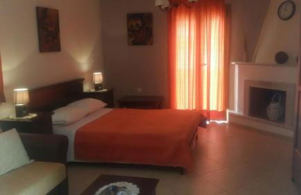 Elia Meronas - Photo 12