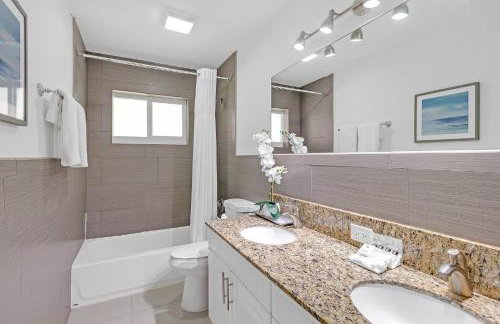 Boca Waterfront • Watch the Boats • Pool & Gym - Photo 22