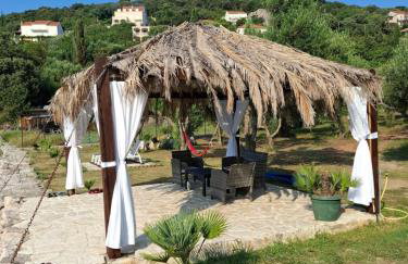 Olive Garden Beachside Hideaway - Photo 34