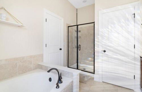 Spacious Family Getaway ~ Fire Pit~ Private Office - Foto 40