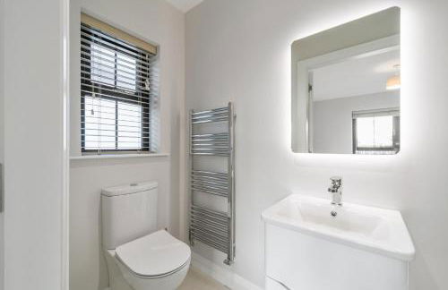 Modern Entire Home steps from the Train Station - Foto 20