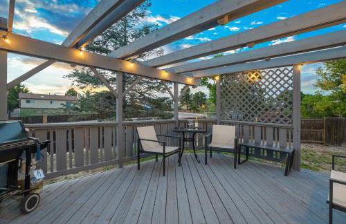 Modern 6BR Home in Briargate - Foto 43