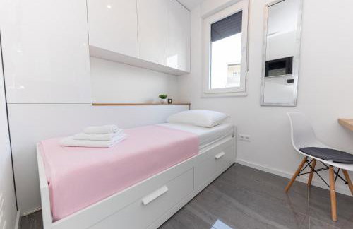 New Studio for 2, Free Private Garage Spot, Wi-Fi, 200 m from Mall of Split - Foto 11