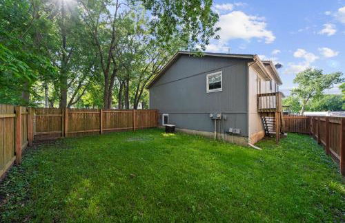 New Spacious Renovated Townhouse - Foto 22