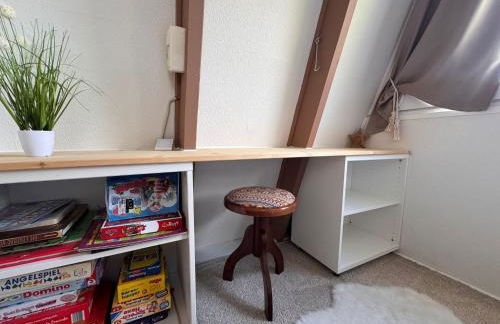 Gemütliches Ferienhaus in der Eifel mit Pool, Tennisplatz, Minigolf und nahem See - Foto 18