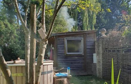 Private Island Glamping on riverbank with Hot tub - Foto 8