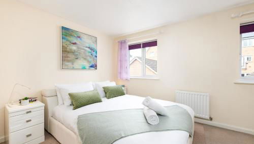 New Modern and Quiet 2Bed House by FabAccommodation - Foto 2