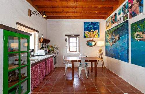 Bohemian Art House - 2BR in Yaiza & Garden - Photo 16