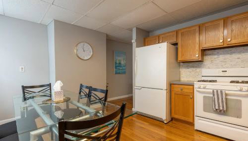 Central 3 Bed 1 Bath in Historic Building - Foto 5