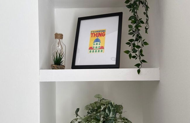 Warwick House - Photo 11