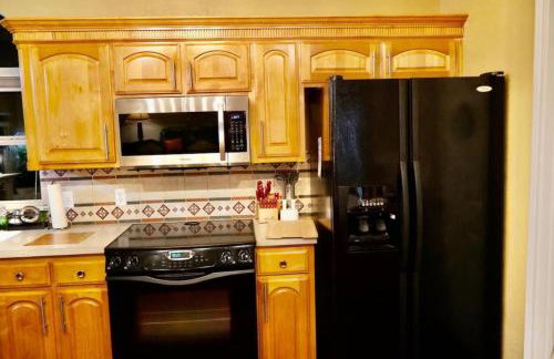 Massive lakefront home with HOT TUB - Foto 45