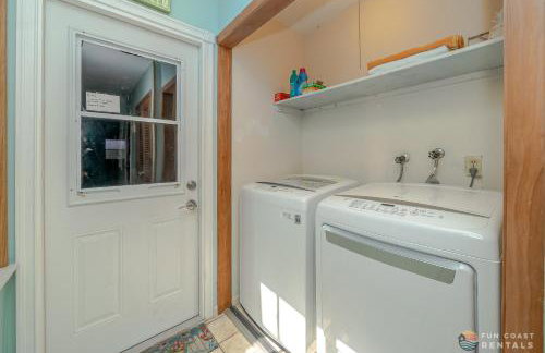 Flagler Avenue adjacent Dog Friendly Home with Garage! Stroll to the Beach! - Foto 4