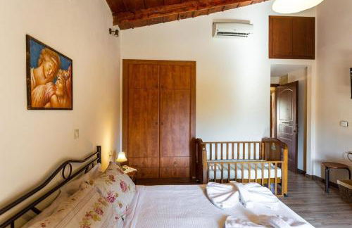 Allaria Villa Traditional Villa - Photo 9