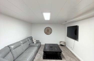 Newly Renovated Home w Garage Near Old Town - Foto 19