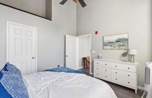 Rustic-Industrial Loft with Courthouse Views apts - Photo 18