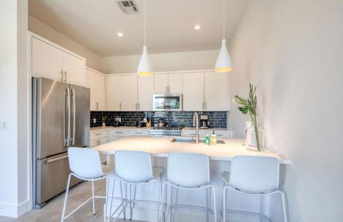 Conveniently Located Upstairs Deck BBQ - Foto 20