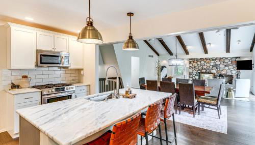 Geneva Lake Adventures Family Retreat with Patio - Foto 5