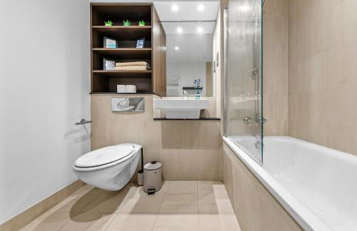 City Gem with River Views Near Canary Wharf & O2 - Foto 10