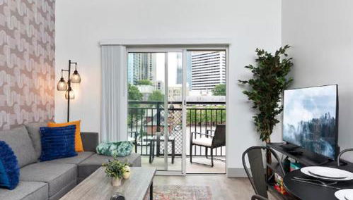 Stylish 4 Bed - 2 Mins to Stadium - Free Parking - Gym - Views - Foto 3