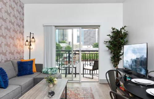 Stylish 4 Bed - 2 Mins to Stadium - Free Parking - Gym - Views - Foto 3