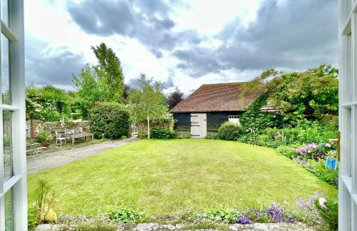 Library Cottage by inspirestays-com - Foto 23