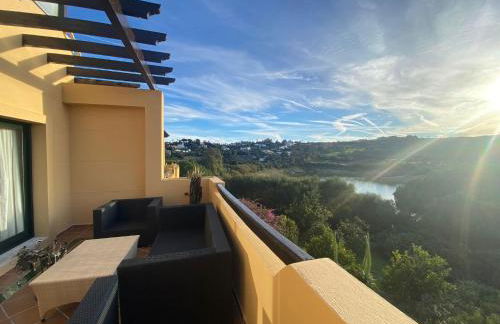 Sunny Retreat with Stunning View - Foto 3