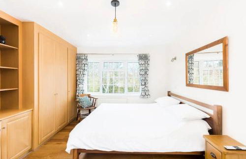 Spacious 5 Bed & Hot Tub Sleeps 12, near Stratford upon Avon - Foto 10