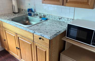 Downtown Beverly Apartment 8 Minutes to Salem and has King Beds - Photo 31