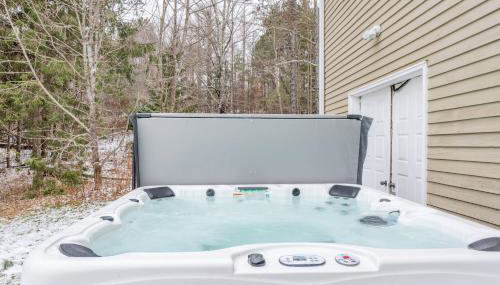 8BR Luxury Maplewood Manor, Hot Tub & Fire Pit - Foto 4