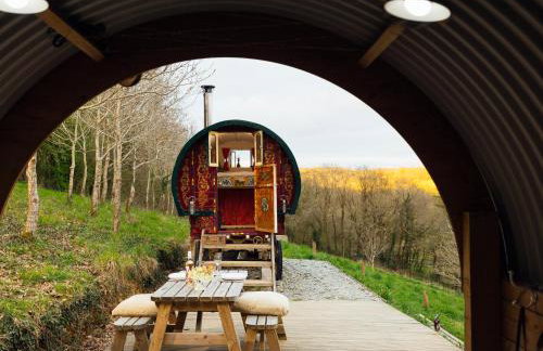 Goldfinch - Photo 10