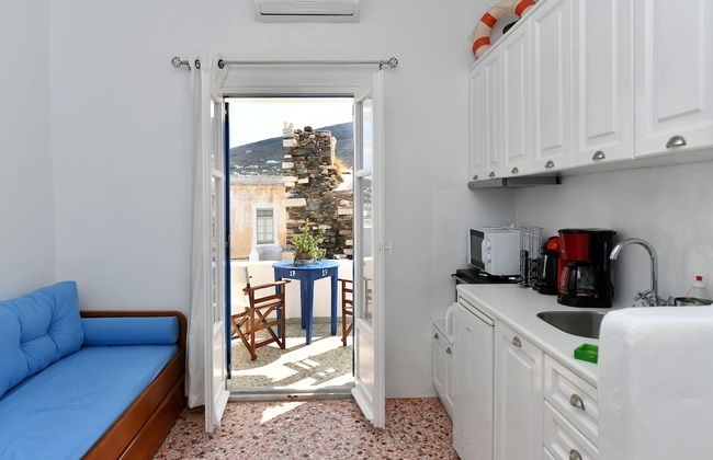 Kastro Traditional House - Photo 7