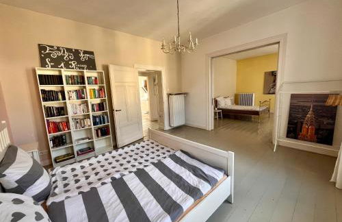 Beautiful apartment in a historic villa - Photo 39