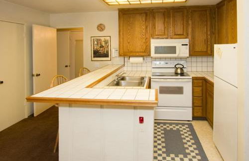 St Anton Courtyard View 1-Bedroom Condos with Dry Sauna - Photo 17