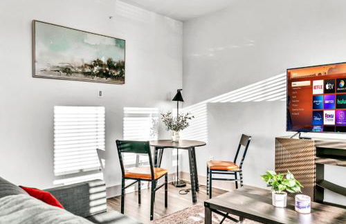 Bright 2BD 2BA Suite Gym and Pool City Center Stay - Foto 10