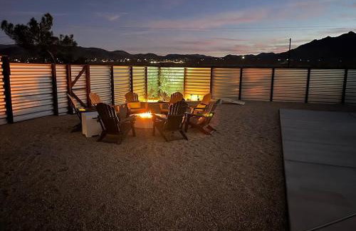 Joshua Tree Poolside Escape! - Foto 35