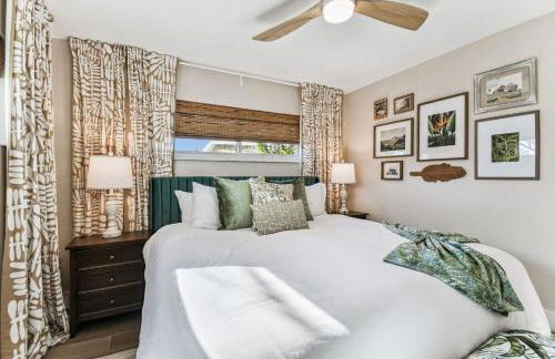 Luxury Home with Hot Tub & Outdoor Oasis blocks from the Beach - Foto 57