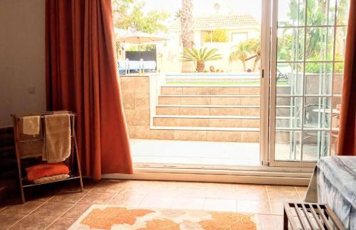 Serene mountain views Spacious garden and sole use of the 10x5m pool - Foto 20