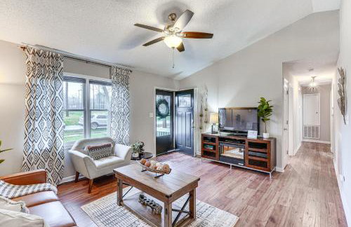 Mebane Home with Private Yard Steps to Downtown! - Foto 5